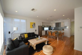 The Holdfast Townhouse Sussex St Glenelg
